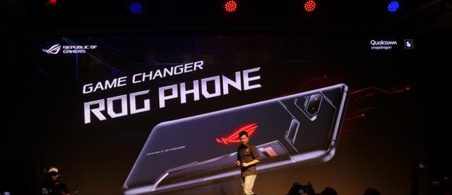 手游发烧友的福音，华硕ROG PHONE在台北发布